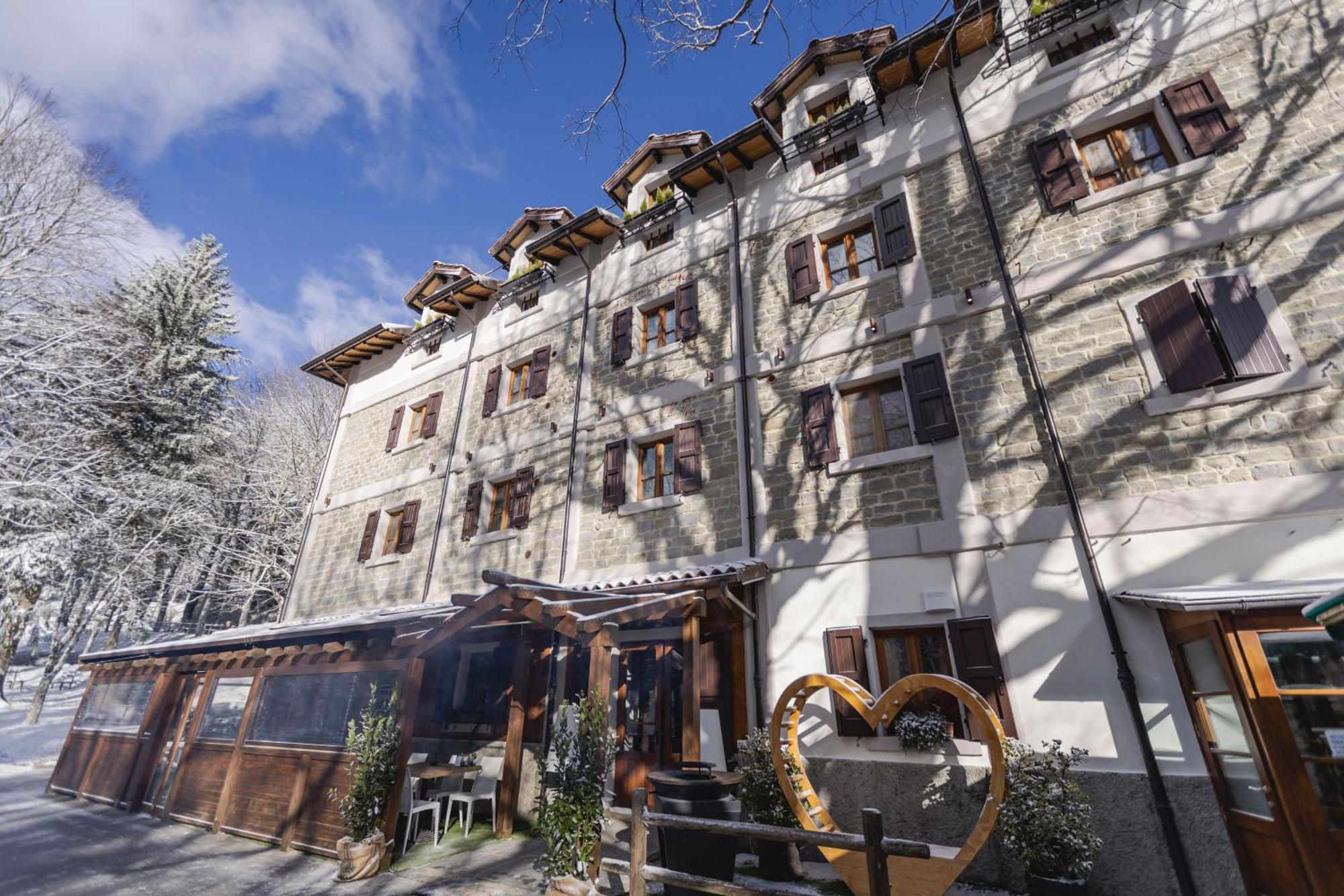 Granduca Mountain Wellness Apartments กัมปีญา ภายนอก รูปภาพ